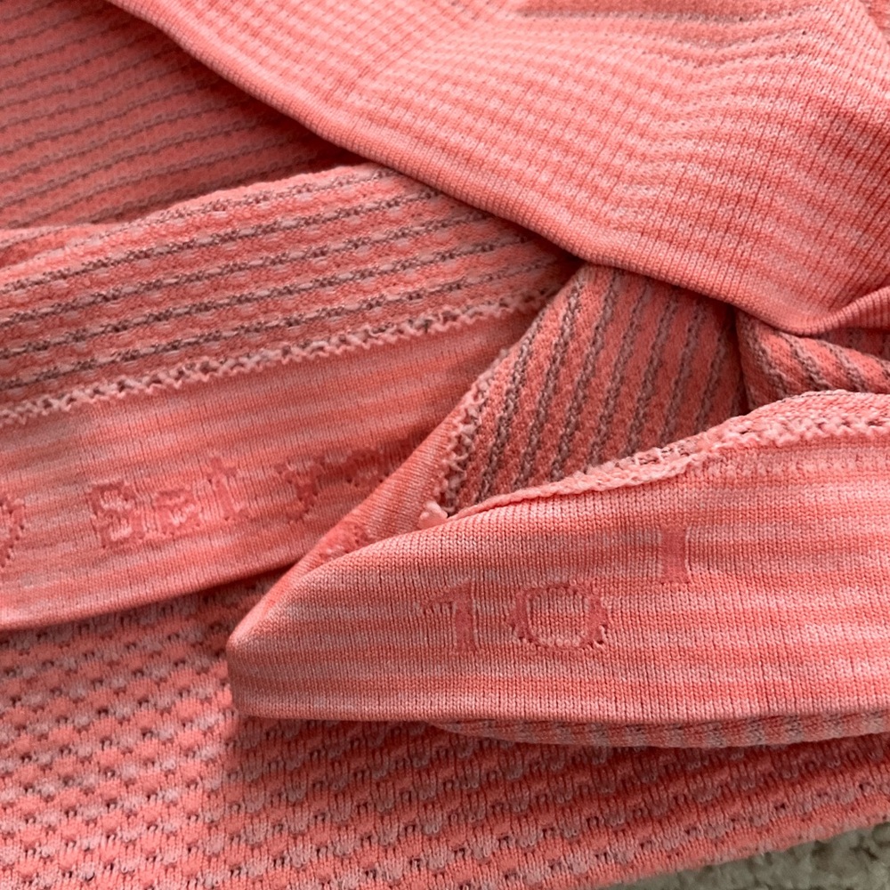 Lululemon Run V Neck Swiftly Tech Coral Shirt, Size 10 - Picture 4 of 5